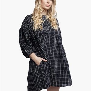 Able Nico swing dress black plaid grid Henley pockets L mini. EUC
